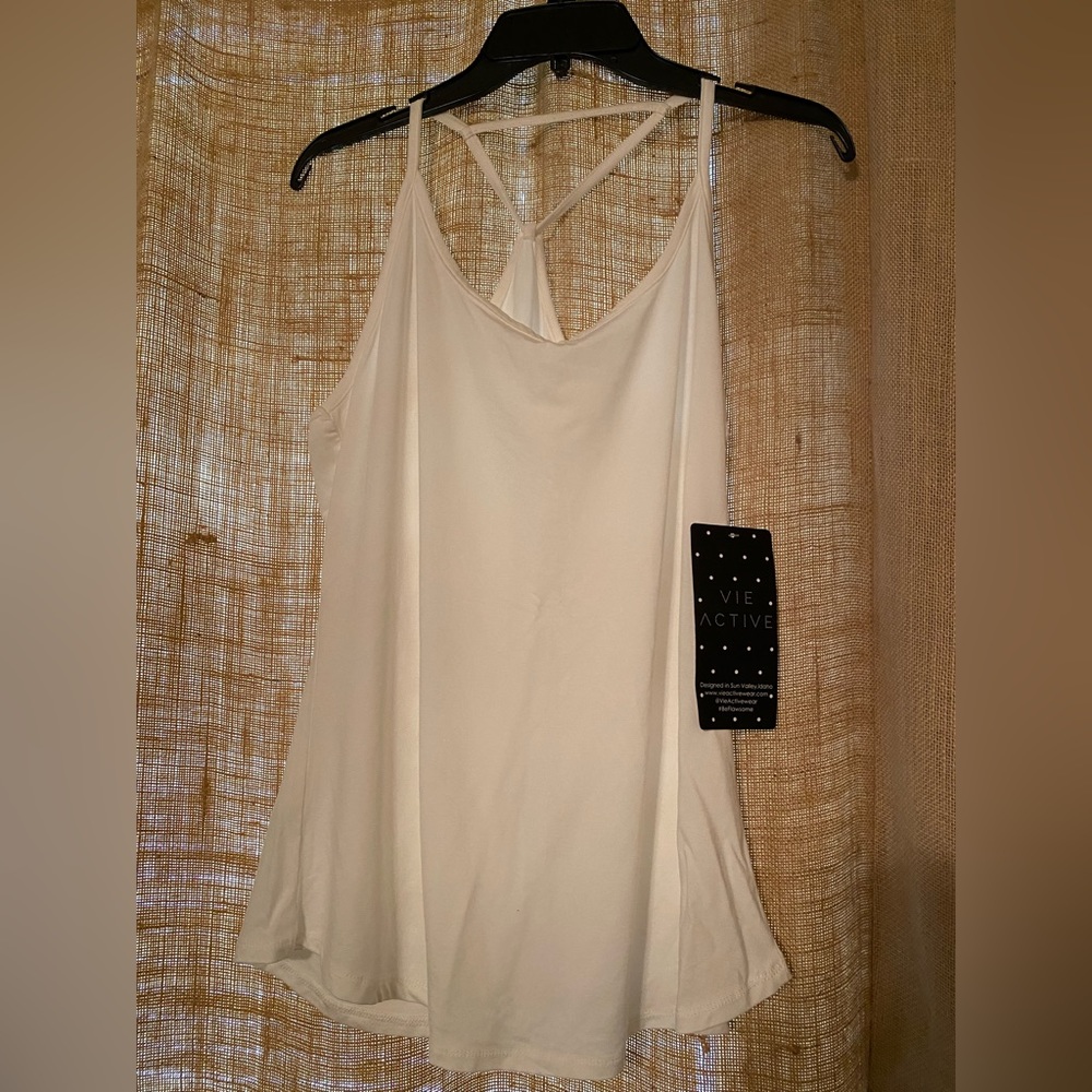 NWT, Vie Active Ivory Ultra Flow Carolina Tank, Sz M